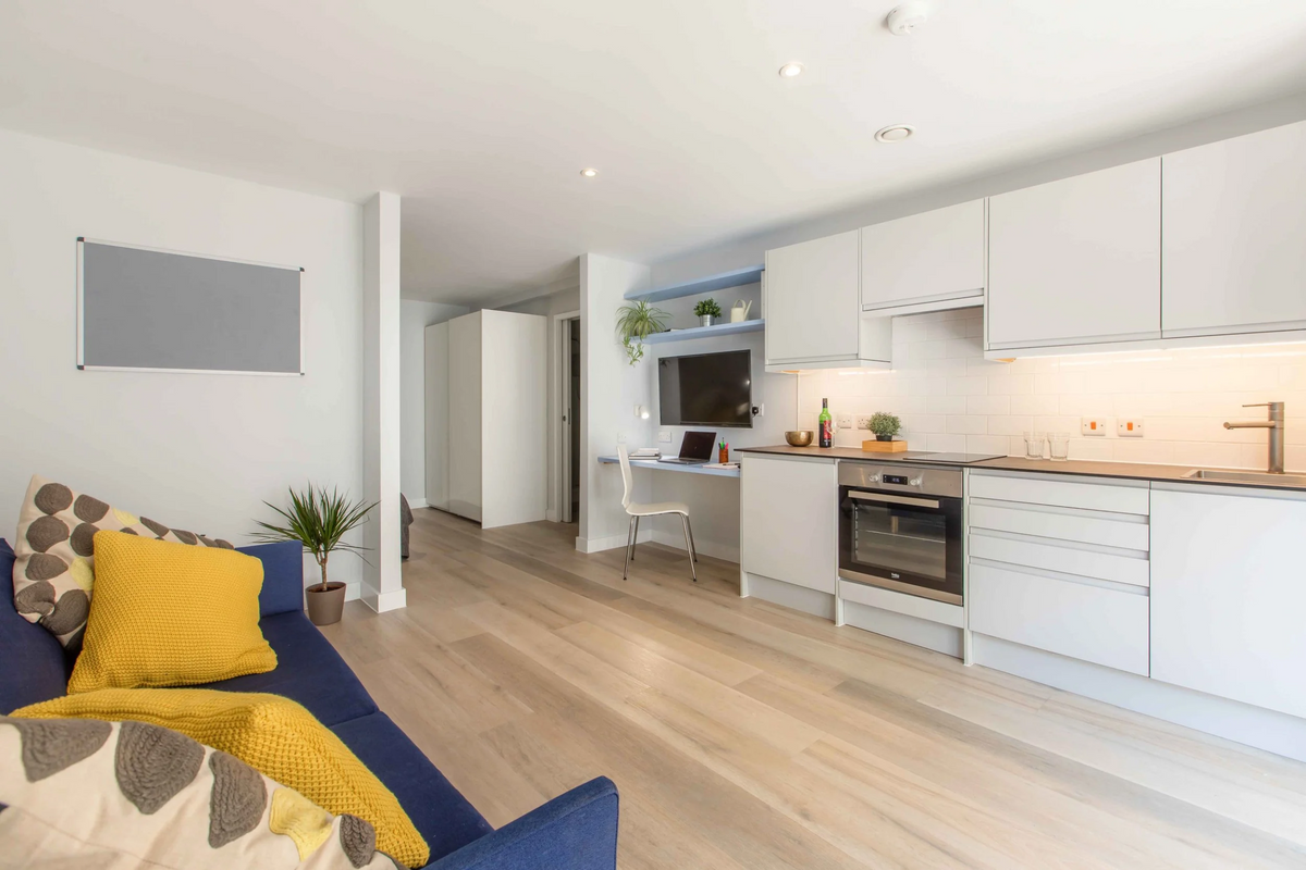 Hall - The Leat Apartments - 5