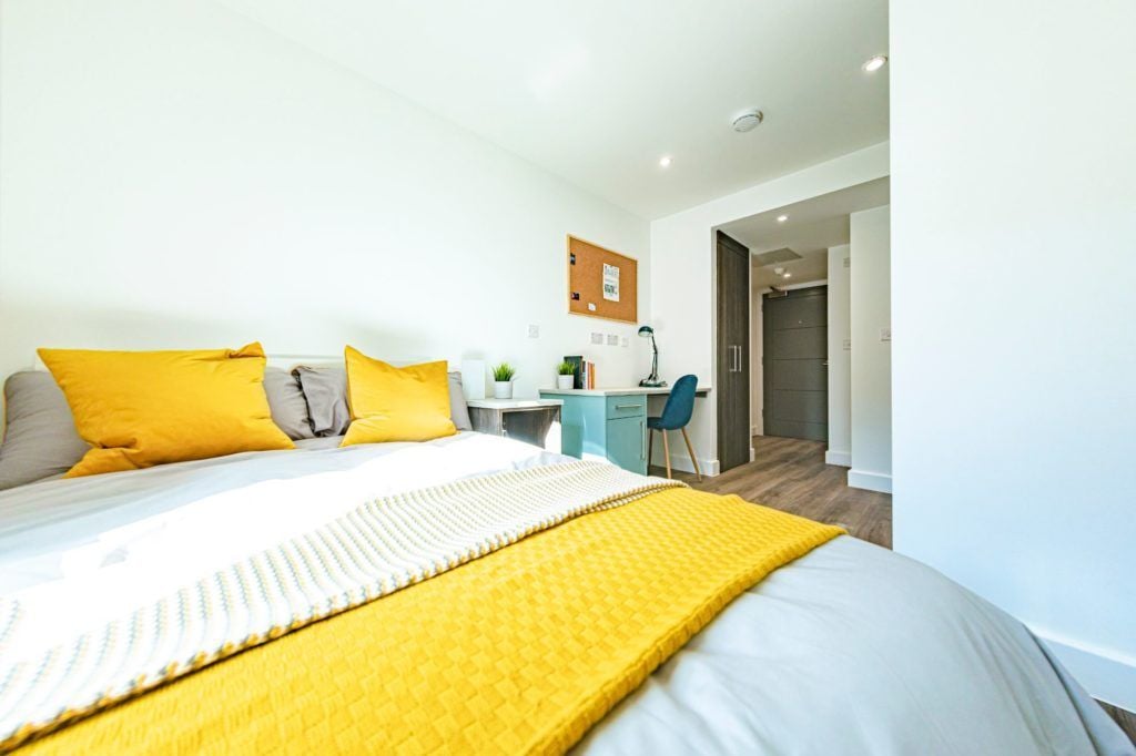 Hall The Nest, Nottingham - 4