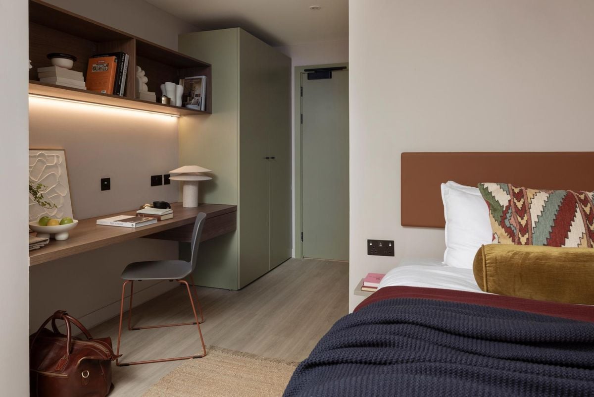 Hall - The Pepper Mill - 1