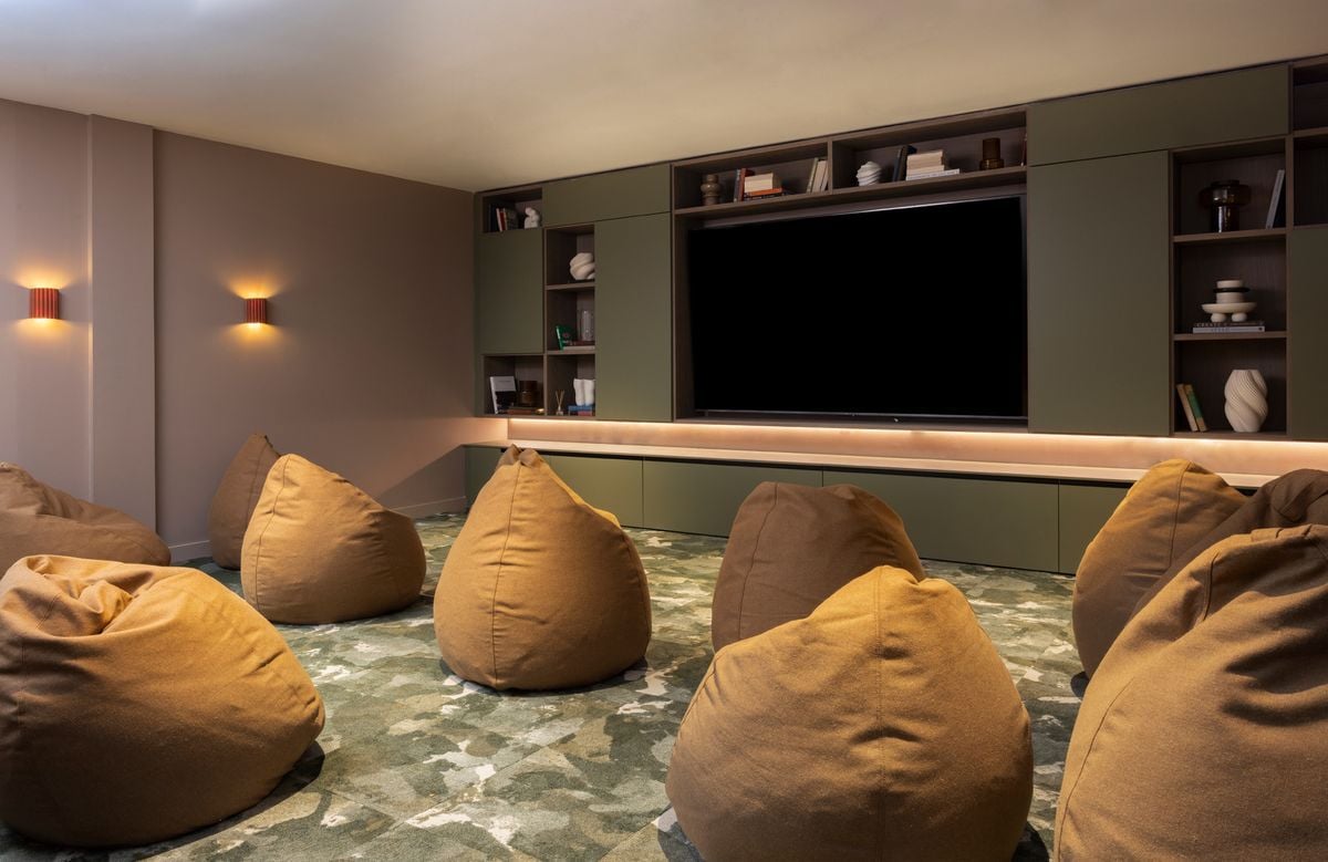 Hall - The Pepper Mill - 2