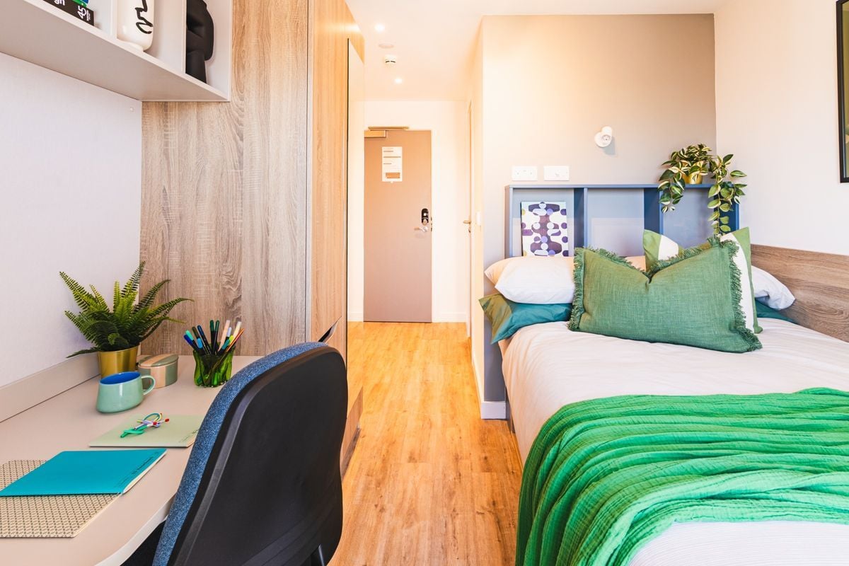 Hall - Threadworks - 5