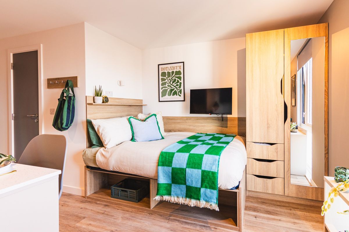 Hall - Threadworks - 9