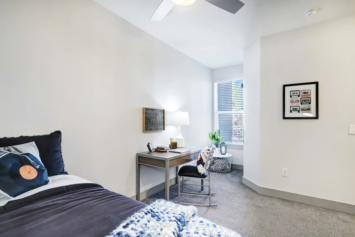 Halls - Tower 5040 - 3