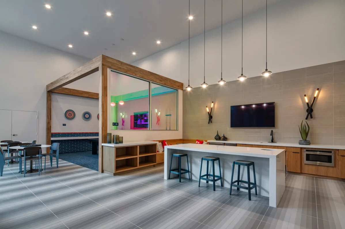 Halls - Tower 5040 - 2