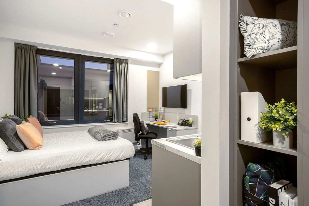 Hall - True Leicester - 5