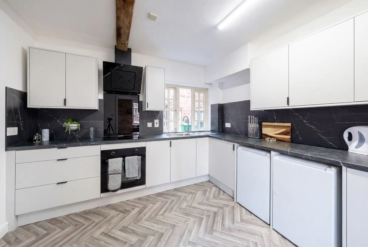 Hall Truro Sheffield - 6