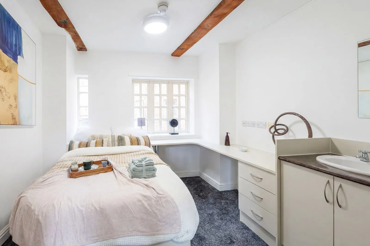 Hall Truro Sheffield - 1