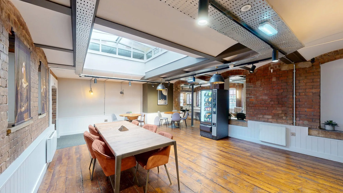 Hall Truro Sheffield - 8