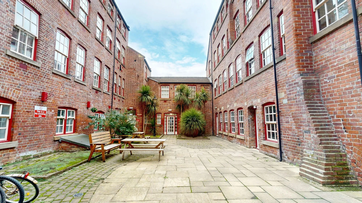 Hall Truro Sheffield - 9