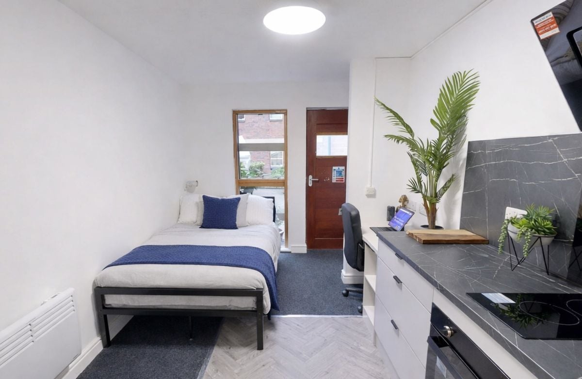 Hall Truro Sheffield - 5