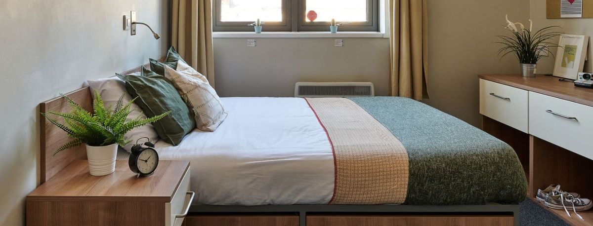 Hall - Trust House - 9