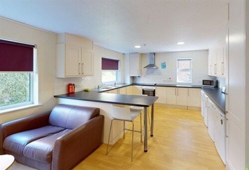 Hall - Varley Park - 1