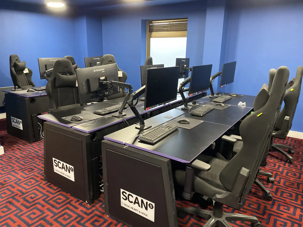 Hall - Vista Square - 5