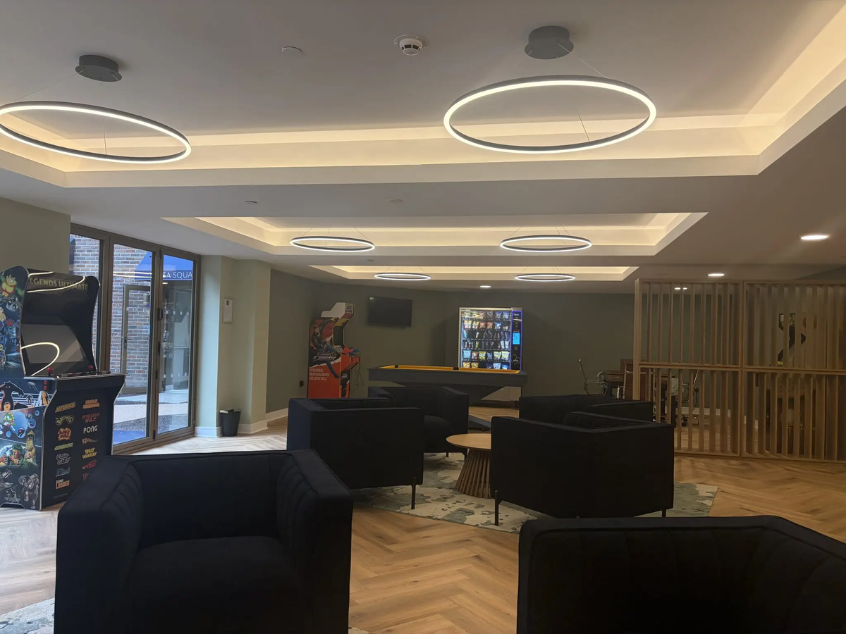 Hall - Vista Square - 7