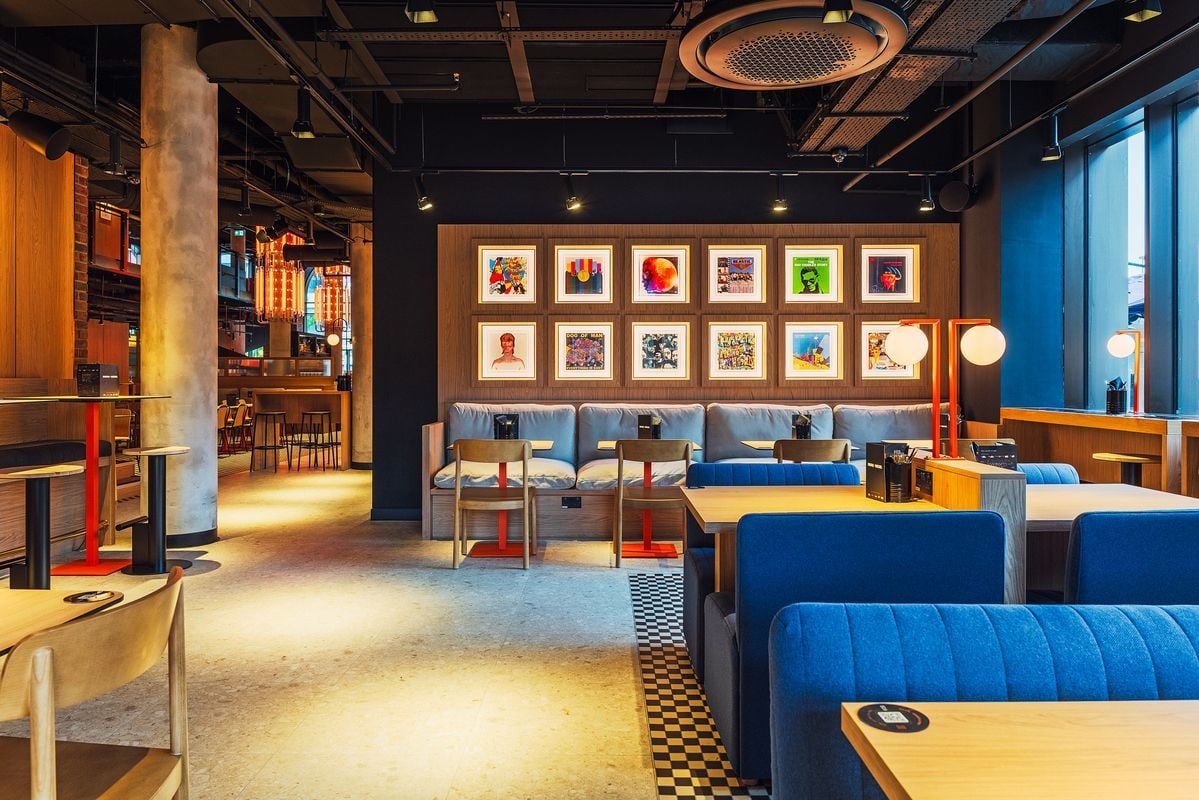 Hall - House of Social - 6