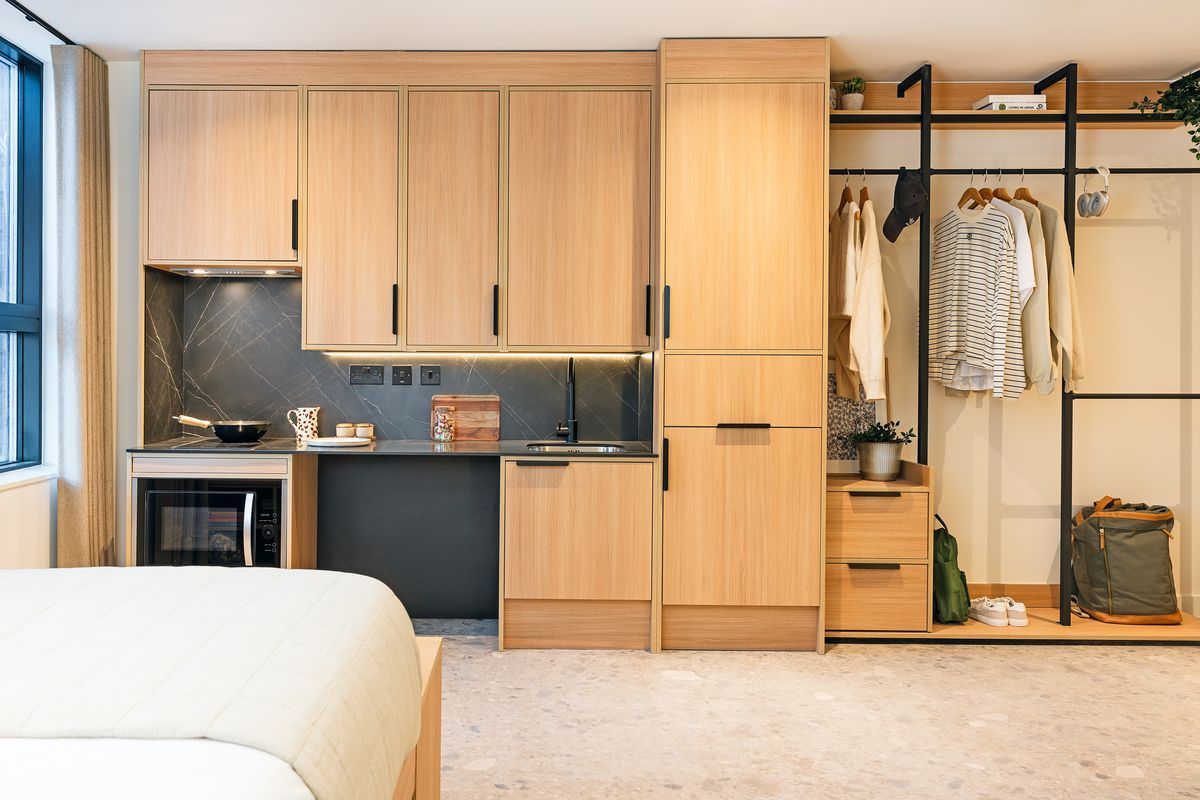 Hall - House of Social - 9