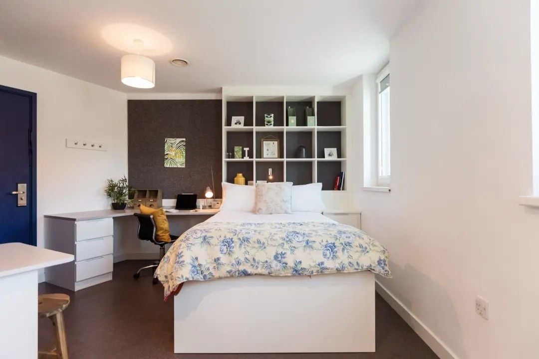 Hall - Vogue Studios - 2