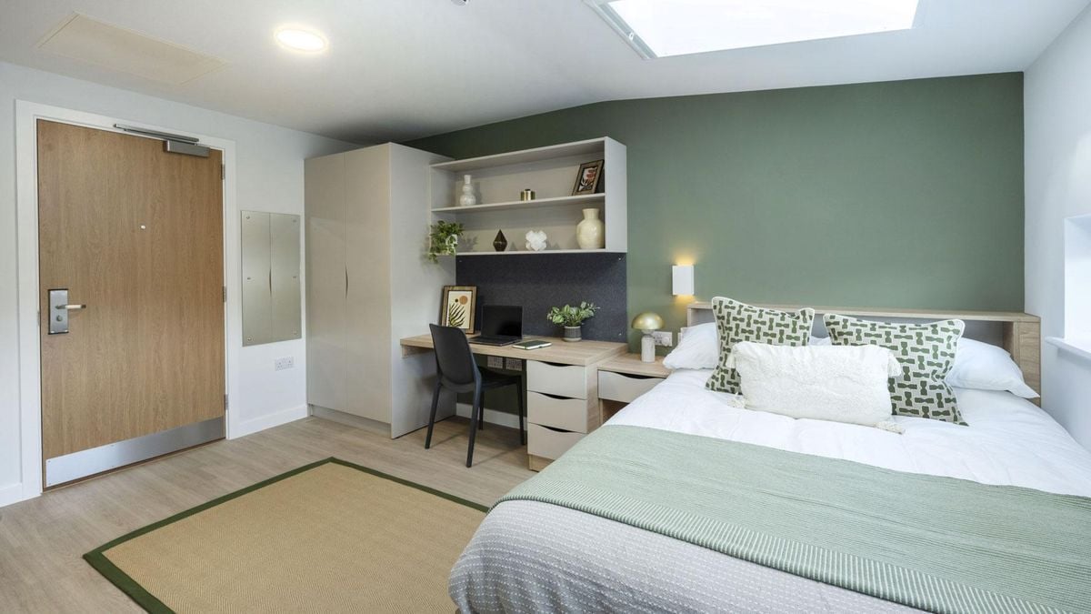 Hall - Waterloo House - 0