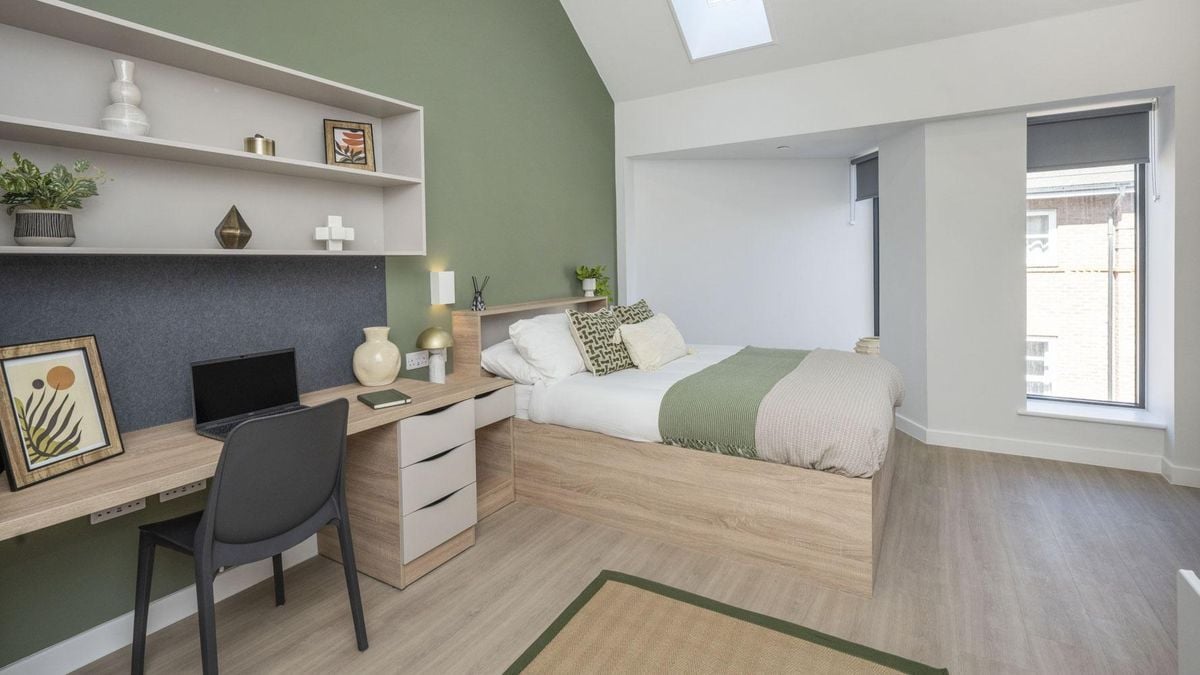 Hall - Waterloo House - 3