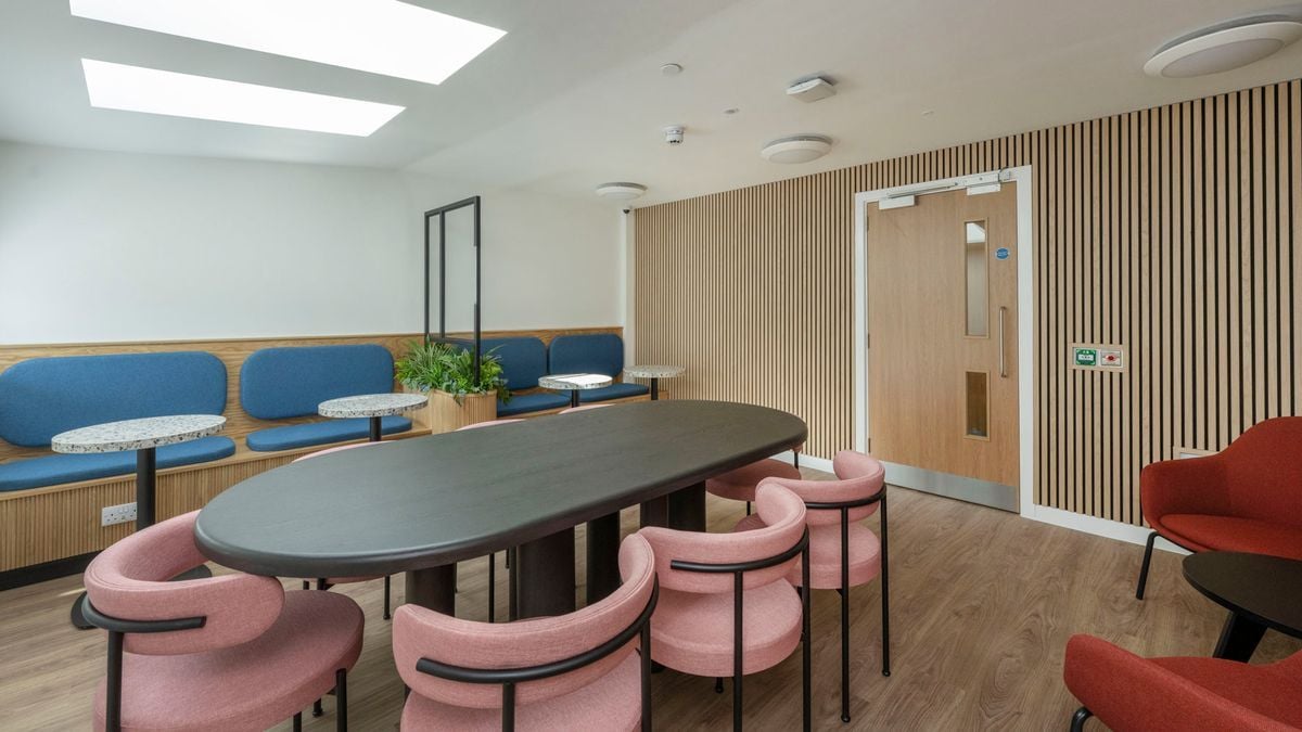 Hall - Waterloo House - 4