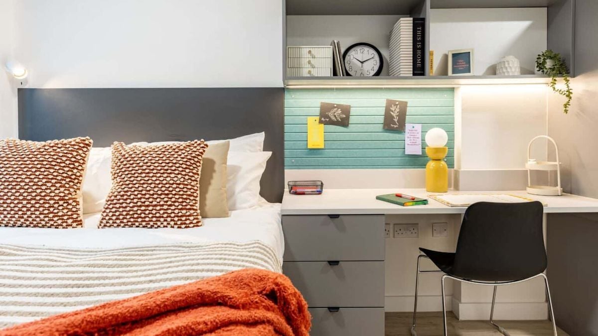 Hall - Waterside - 5