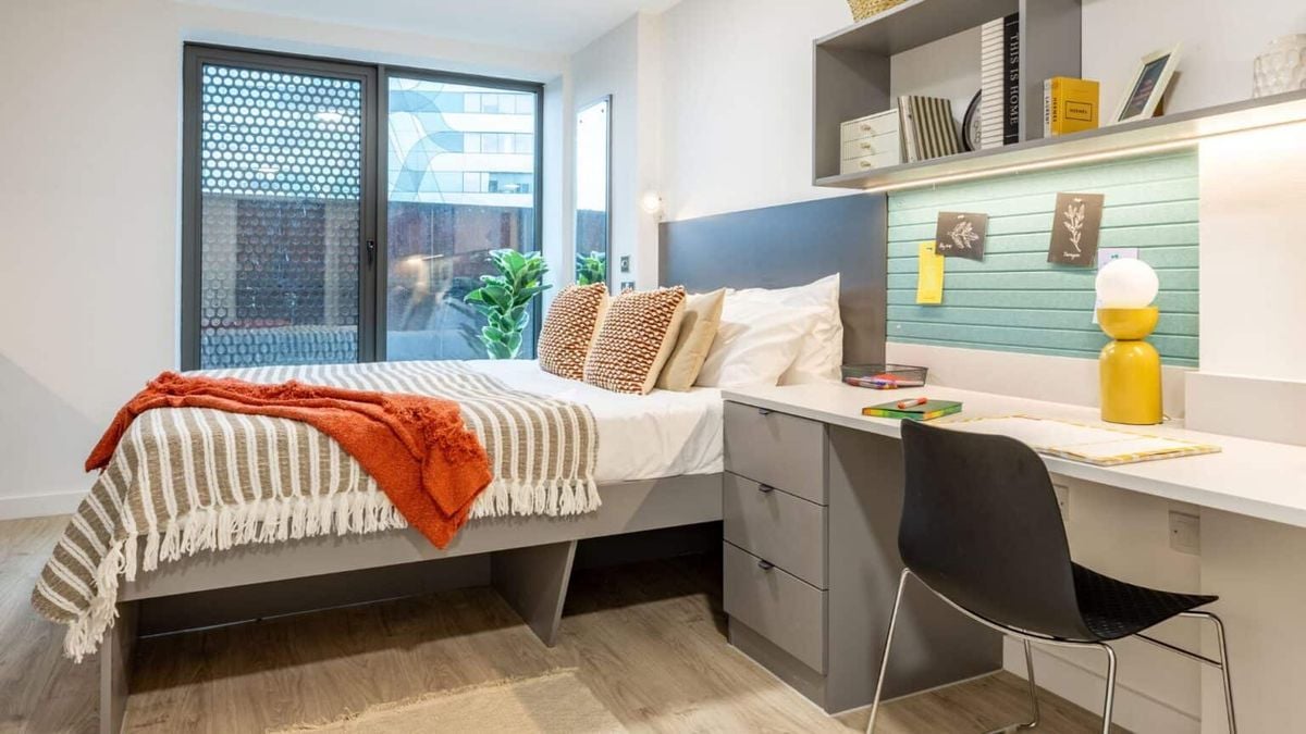 Hall - Waterside - 9