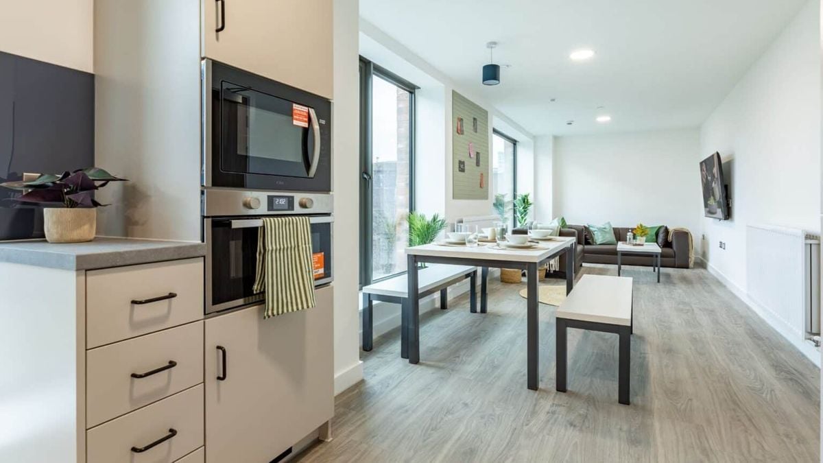 Hall - Waterside - 7