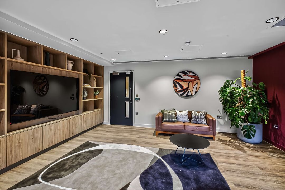 Hall - Canvas Capital House - 2
