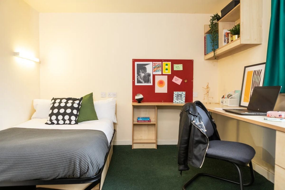 Hall - Albert Court - 3