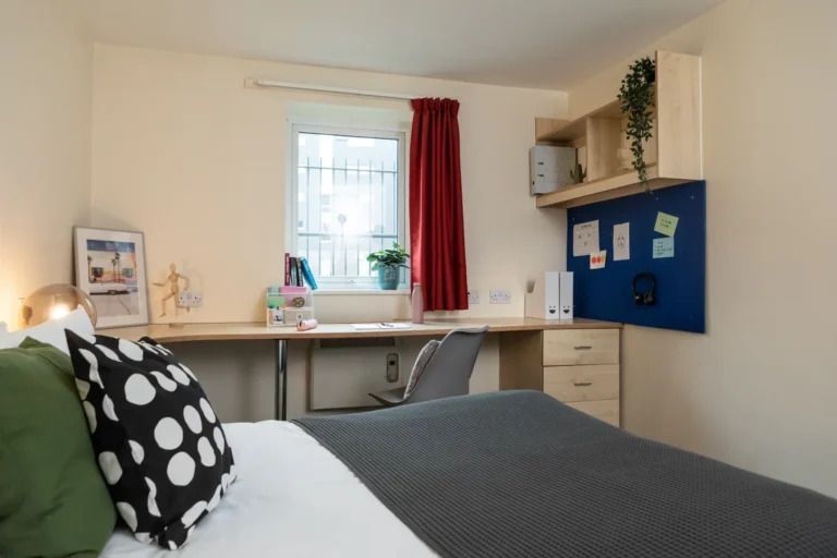 Hall - Albert Court - 8