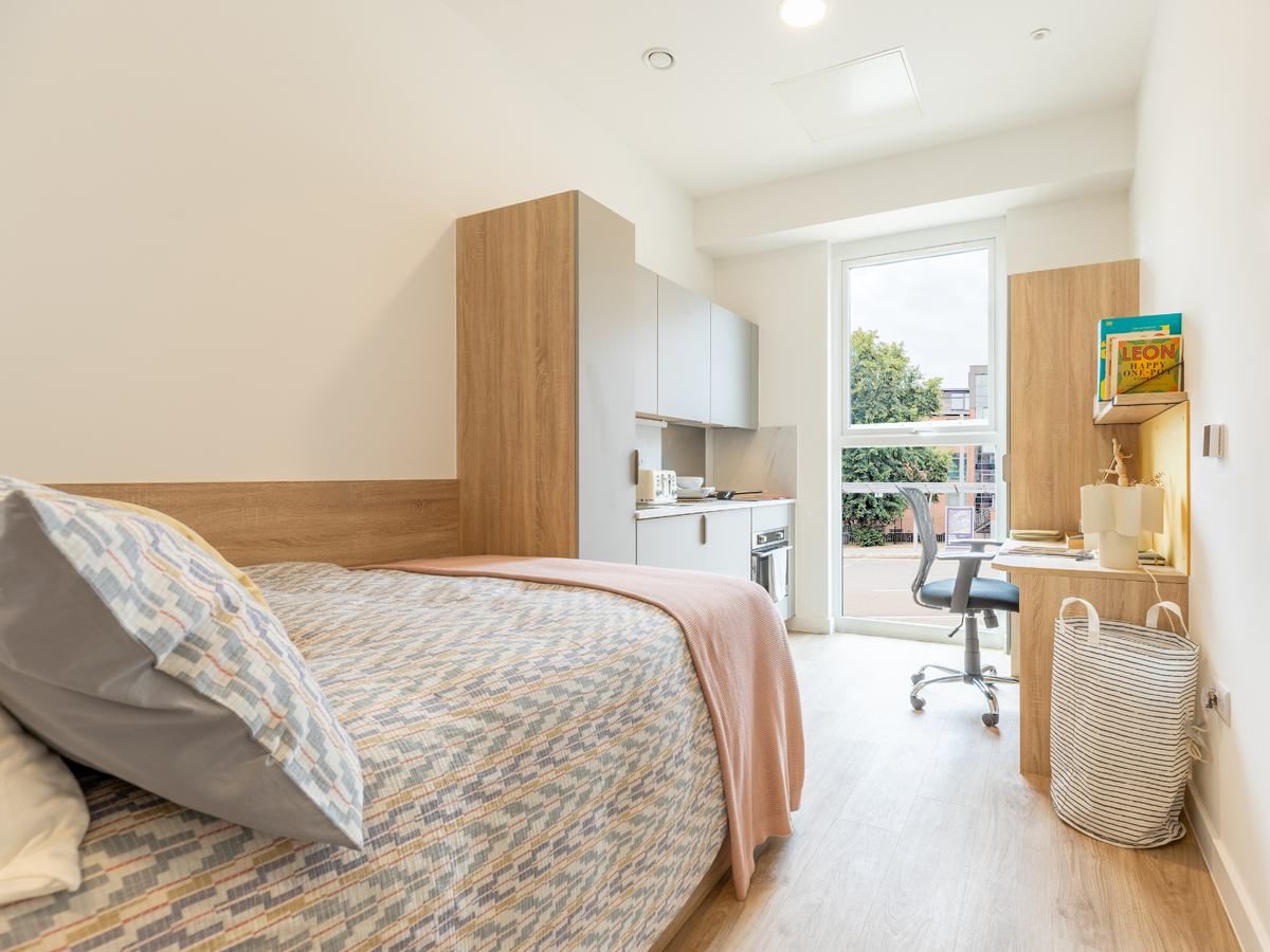 Hall - Beckton House - 2