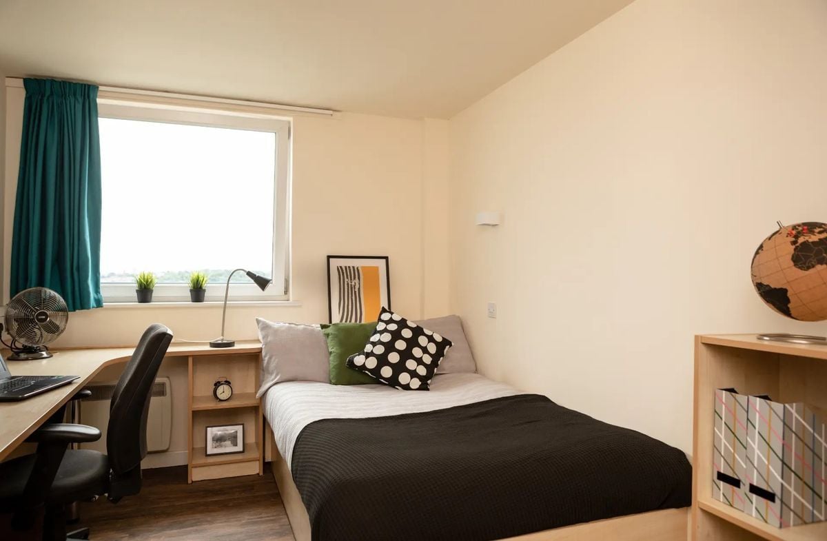 Hall - Burley Road - 8