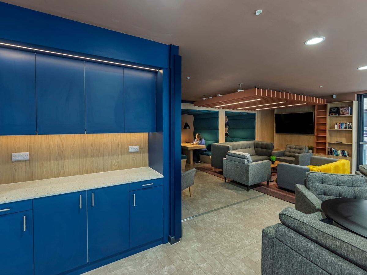 Hall - Meadow Court - 5