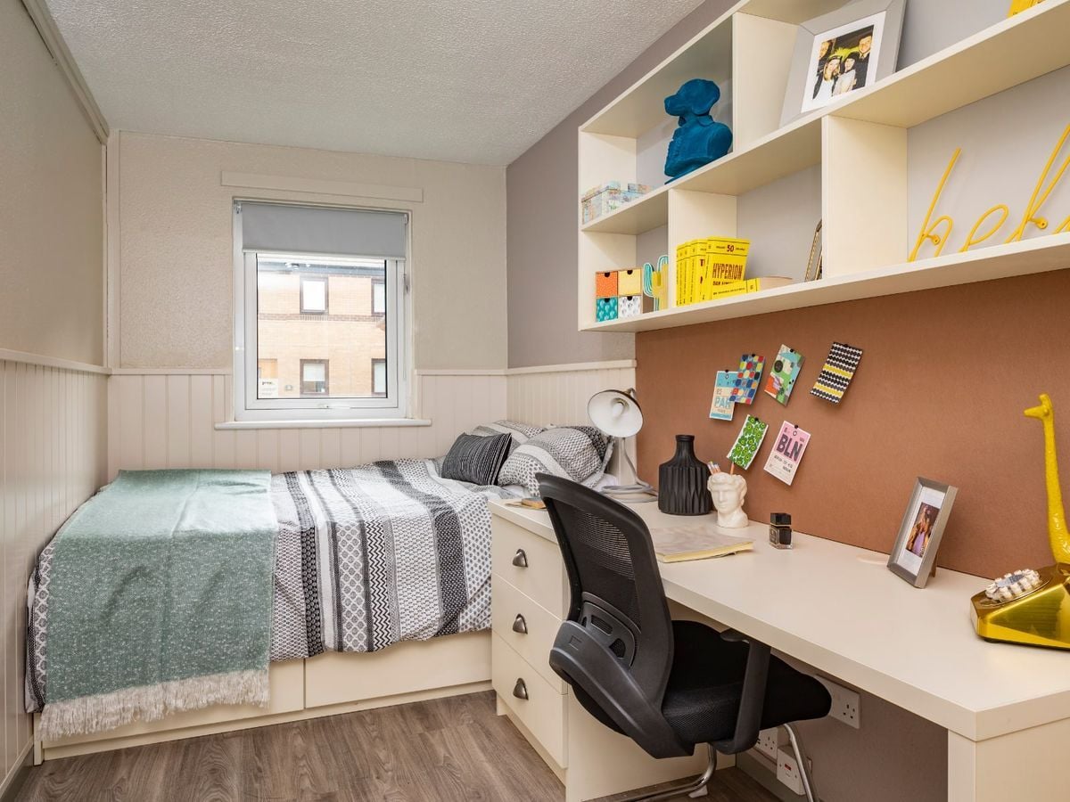 Hall - Meadow Court - 1