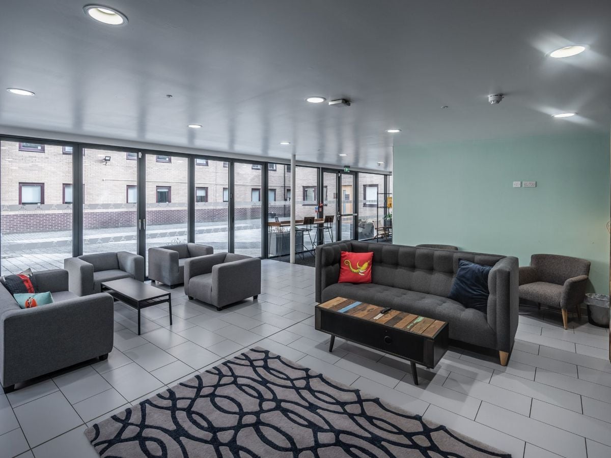 Hall - Meadow Court - 6