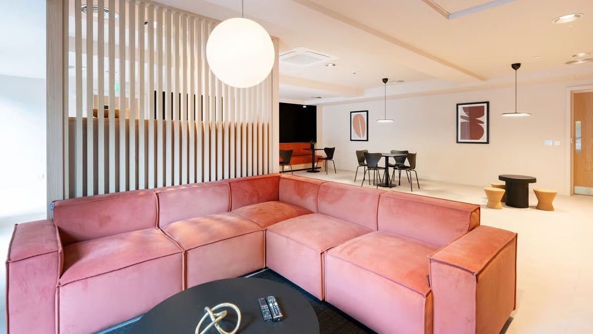 Hall - Straits Place - 3