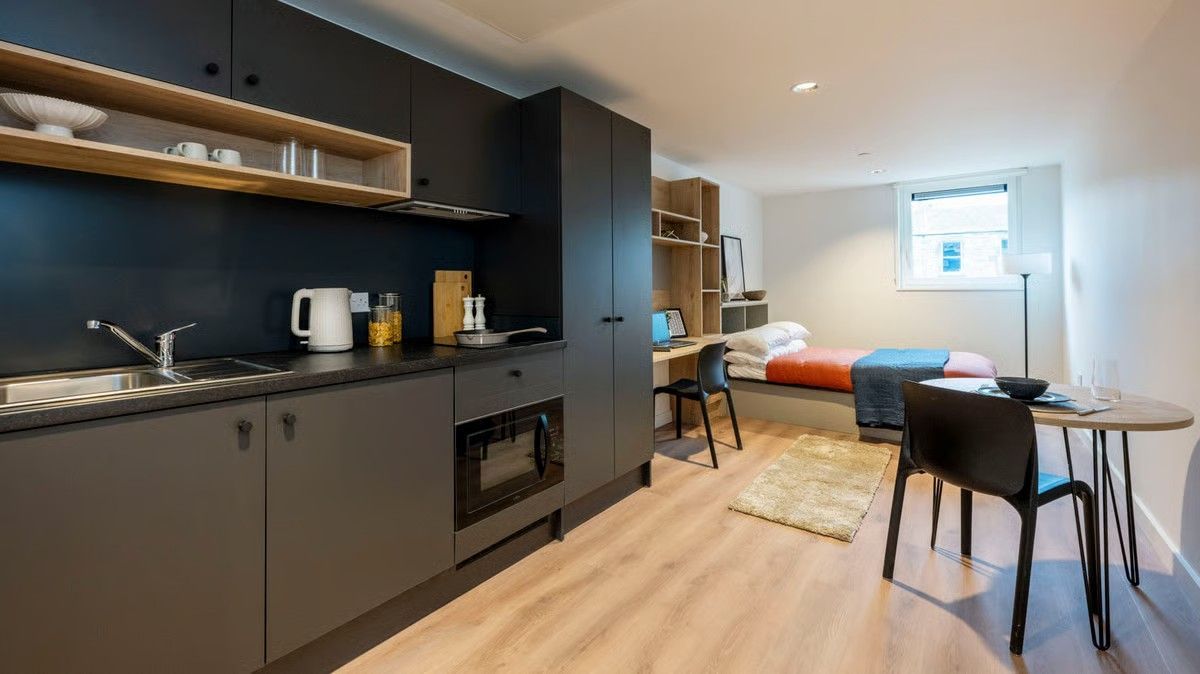 Hall - Straits Place - 5
