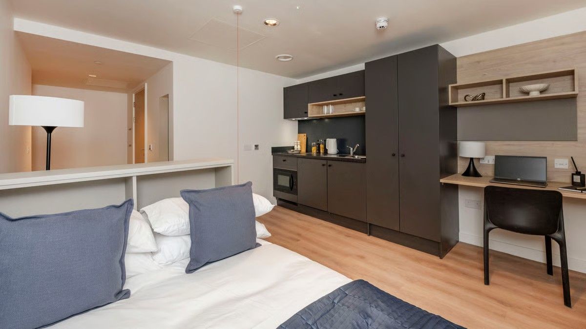 Hall - Straits Place - 6