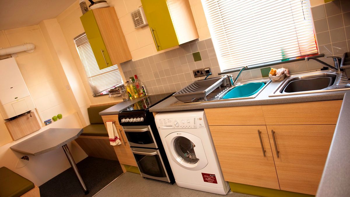 Hall - Royal Park Flats - 6
