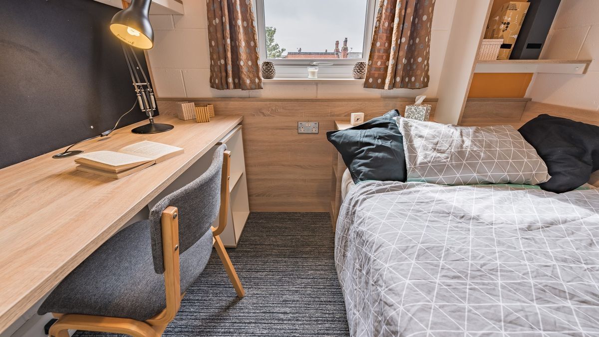 Hall - Royal Park Flats - 2