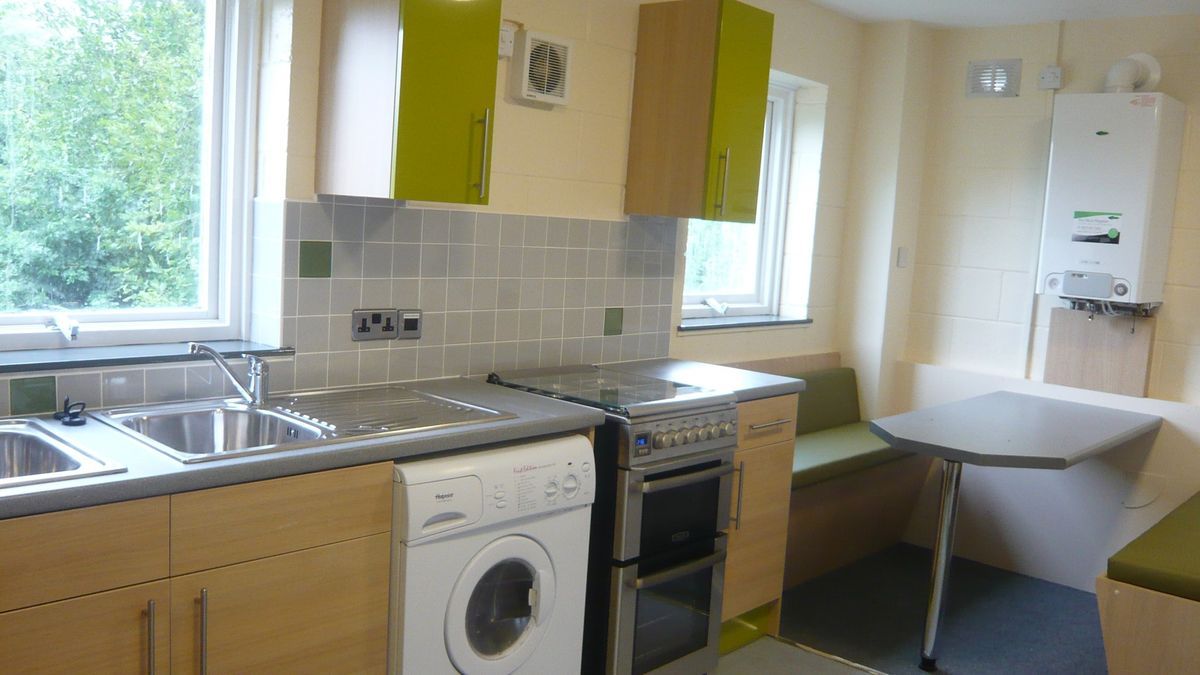 Hall - Royal Park Flats - 3