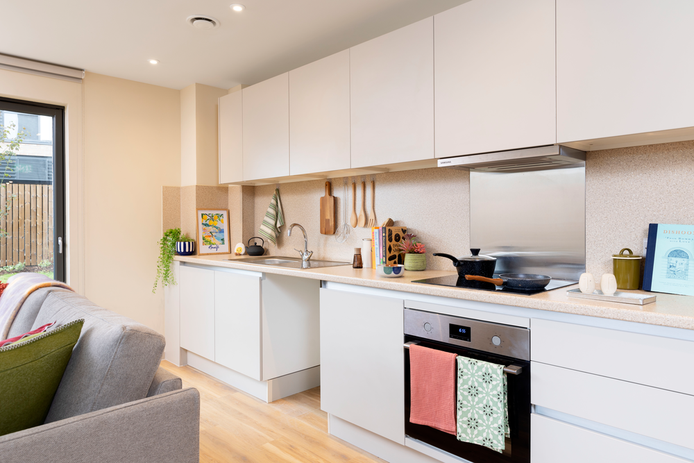 Hall - Burnet Court - 4