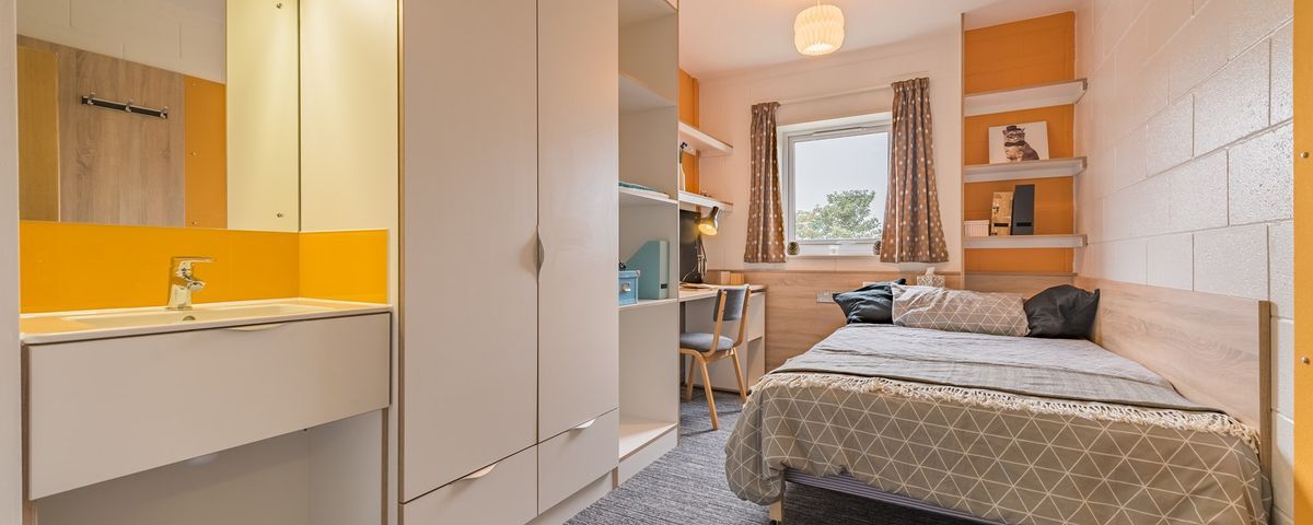 Hall - Royal Park Flats - 7