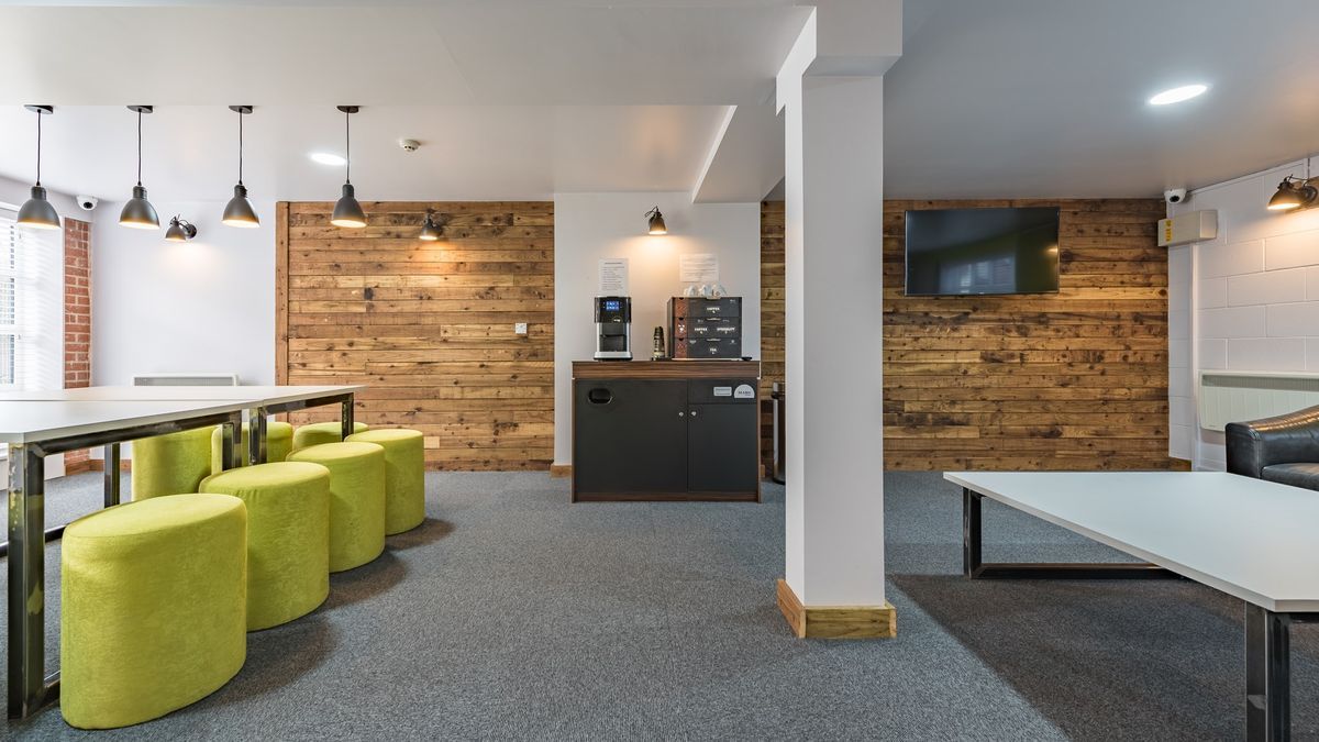 Hall - Royal Park Flats - 4