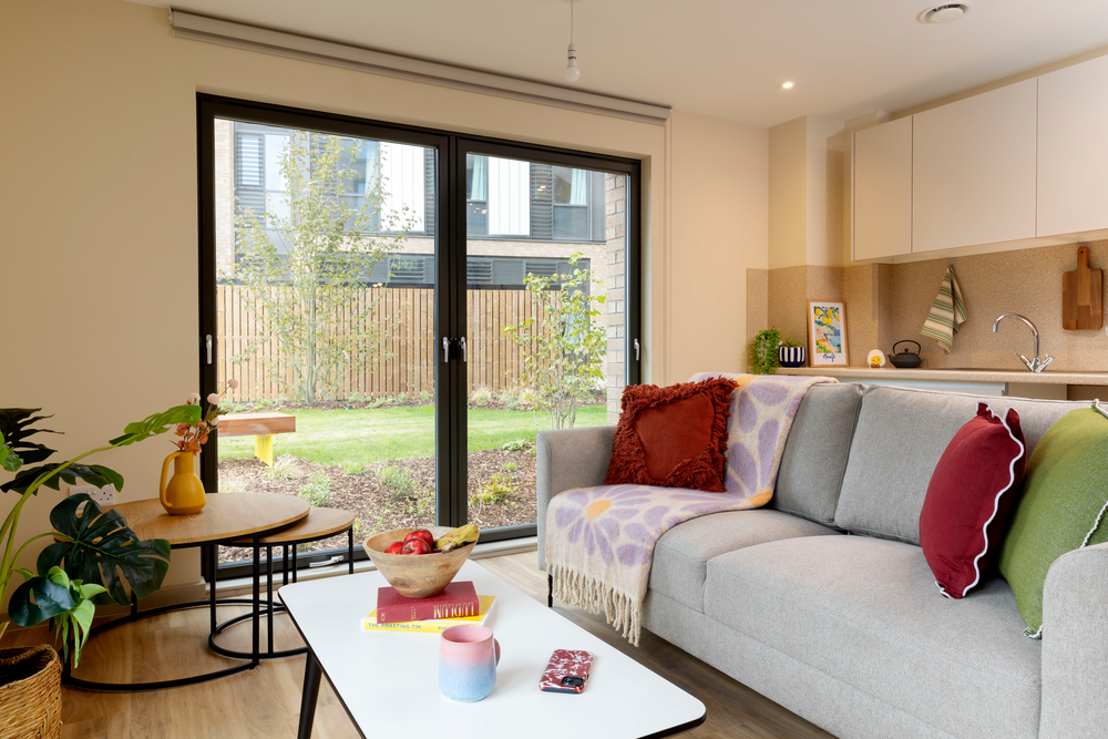 Hall - Burnet Court - 6