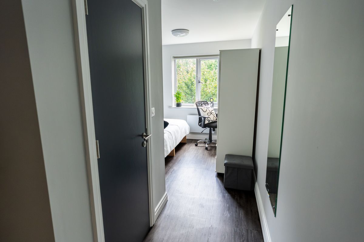 Hall - City Edge - 10