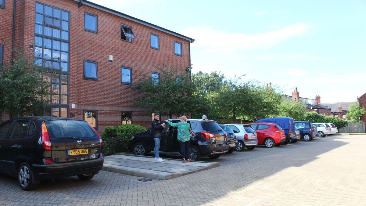 Hall - Royal Park Flats - 5