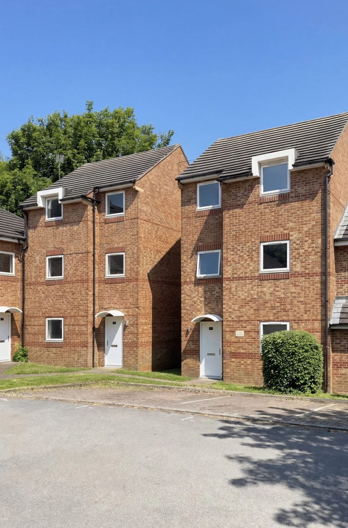 Hall - Park Village - 8