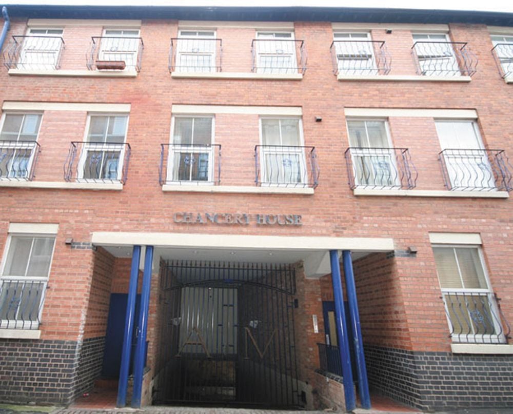 credit: https://www.westmanorstudentliving.co.uk/wp-content/uploads/2013/11/Chancery-House-exterior.jpg