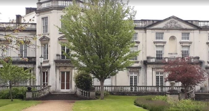 credit: https://www.roehampton.ac.uk/globalassets/images/colleges/froebel/froebel-grove-house-hero.jpg?format=webp&width=750&quality=100